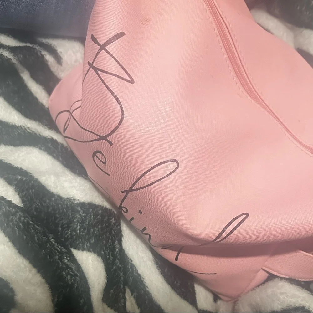 BADDIE MAKEUP BAG
